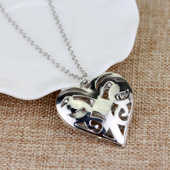 Retro Hollow Peach Heart Pendant Necklace