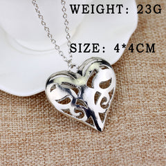 Retro Hollow Peach Heart Pendant Necklace