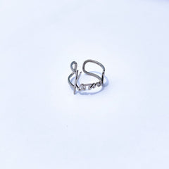 æ Signature Ring