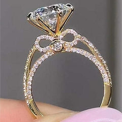 Elegant Inlaid Zircon Ring