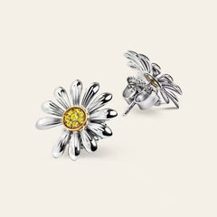 GD Daisy Stud Earrings