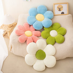 Daisy Throw Pillow