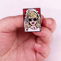 Taylor 1989 Brooch Badge