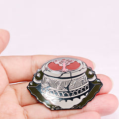 Game Warrior Pot Brooch Badge