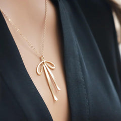 Fashionable Bow Pendant Necklace