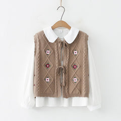 Retro Sleeveless Floral Embroidery Cardigan Vest with Doll Collar Shirt
