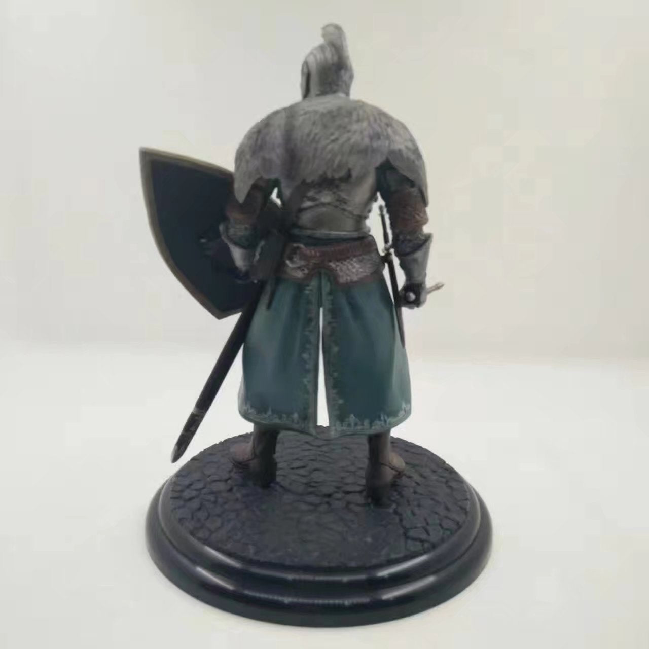 Faraam Helm Knight Figure Ornament