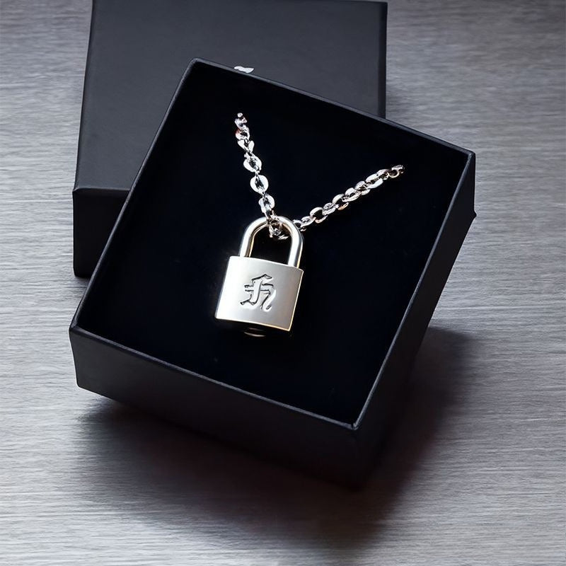 SKZ World Tour Dominate: celebrATE Hyunjin Necklace