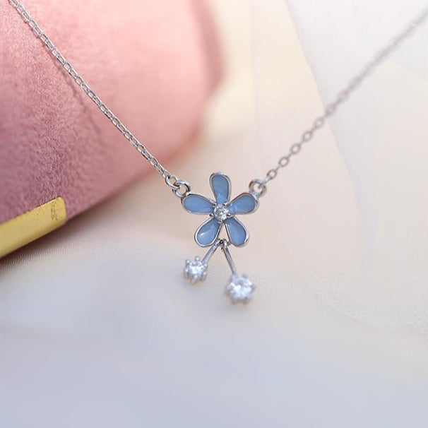 Blue Daisy Necklace