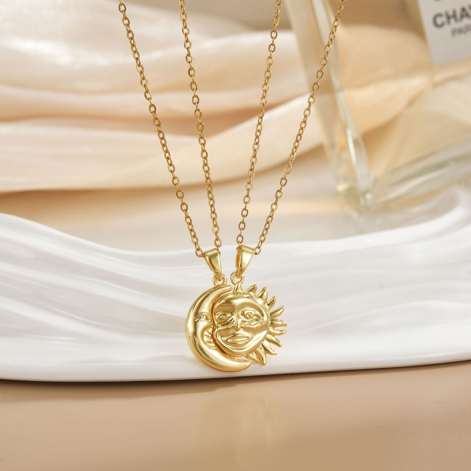 Versatile Magnetic Sun Moon Couple Necklace