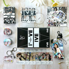 KPOP Album < i > Keychain Sticker Gift Box