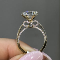 Elegant Inlaid Zircon Ring