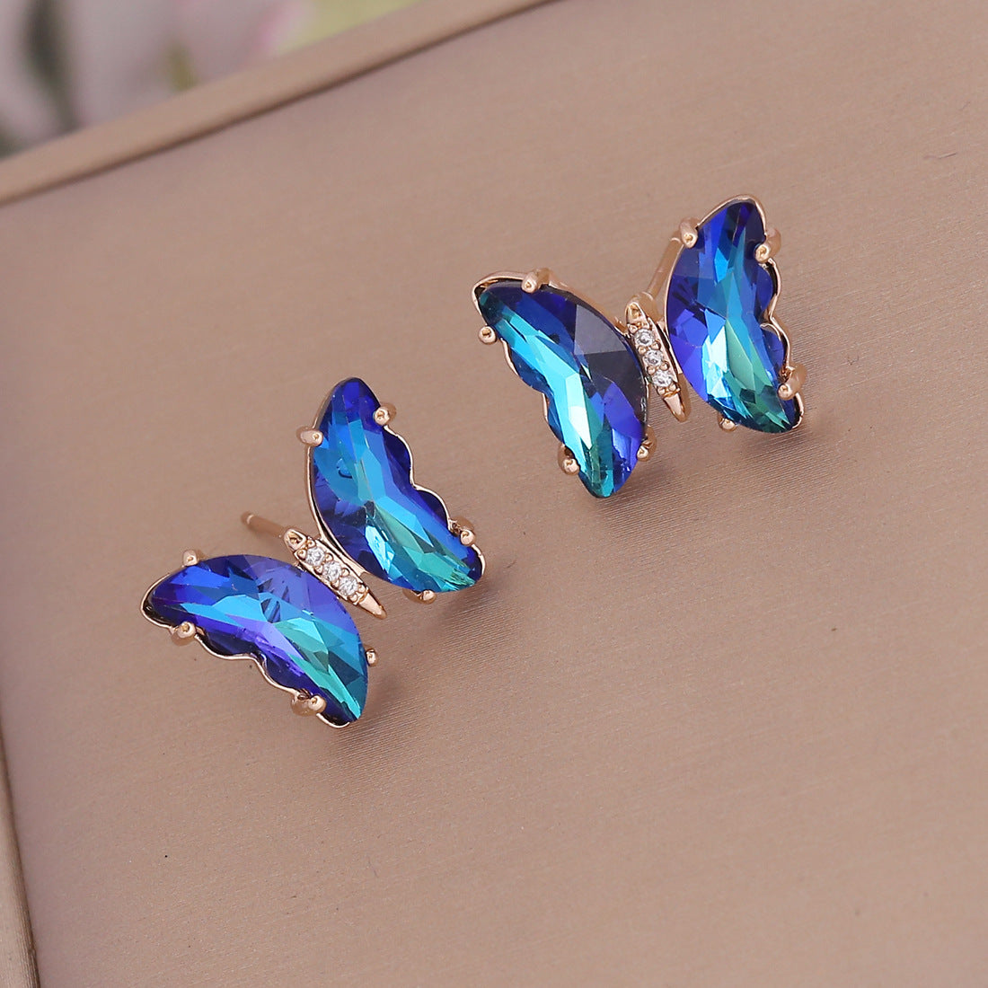 Women's Gradient Butterfly Necklace