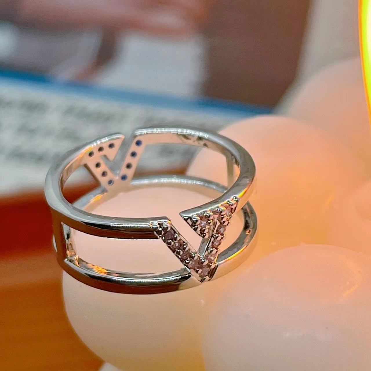 Kpop Logo Letter Ring