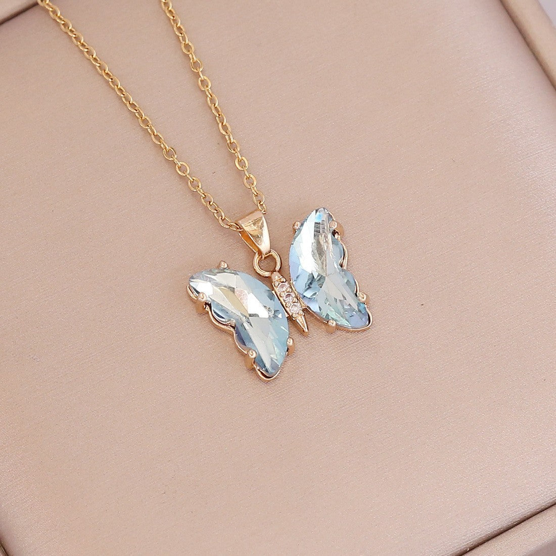Women's Gradient Butterfly Necklace