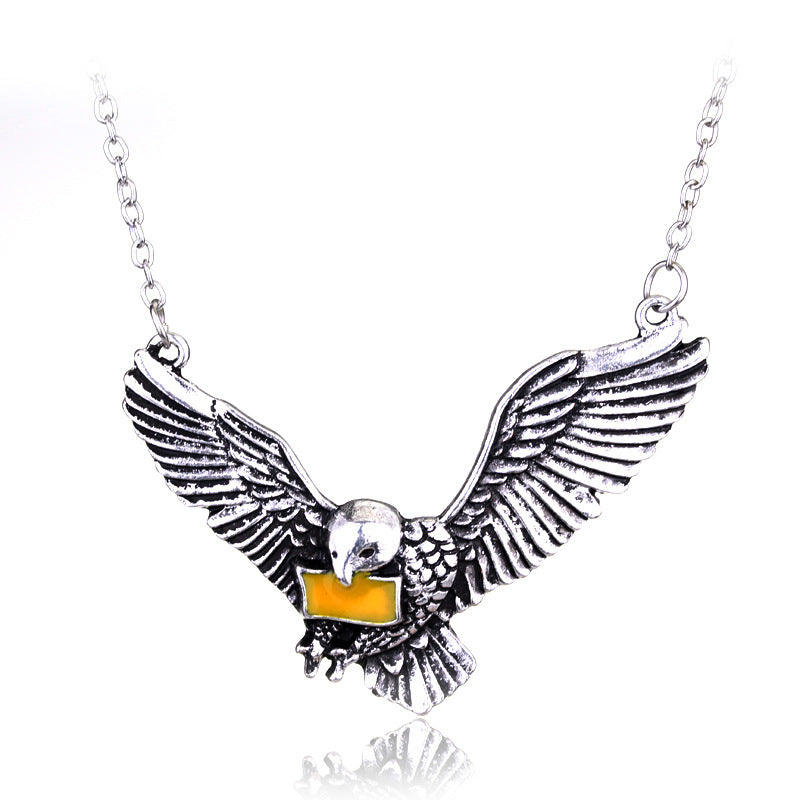 Chic Harry Pendant Necklace