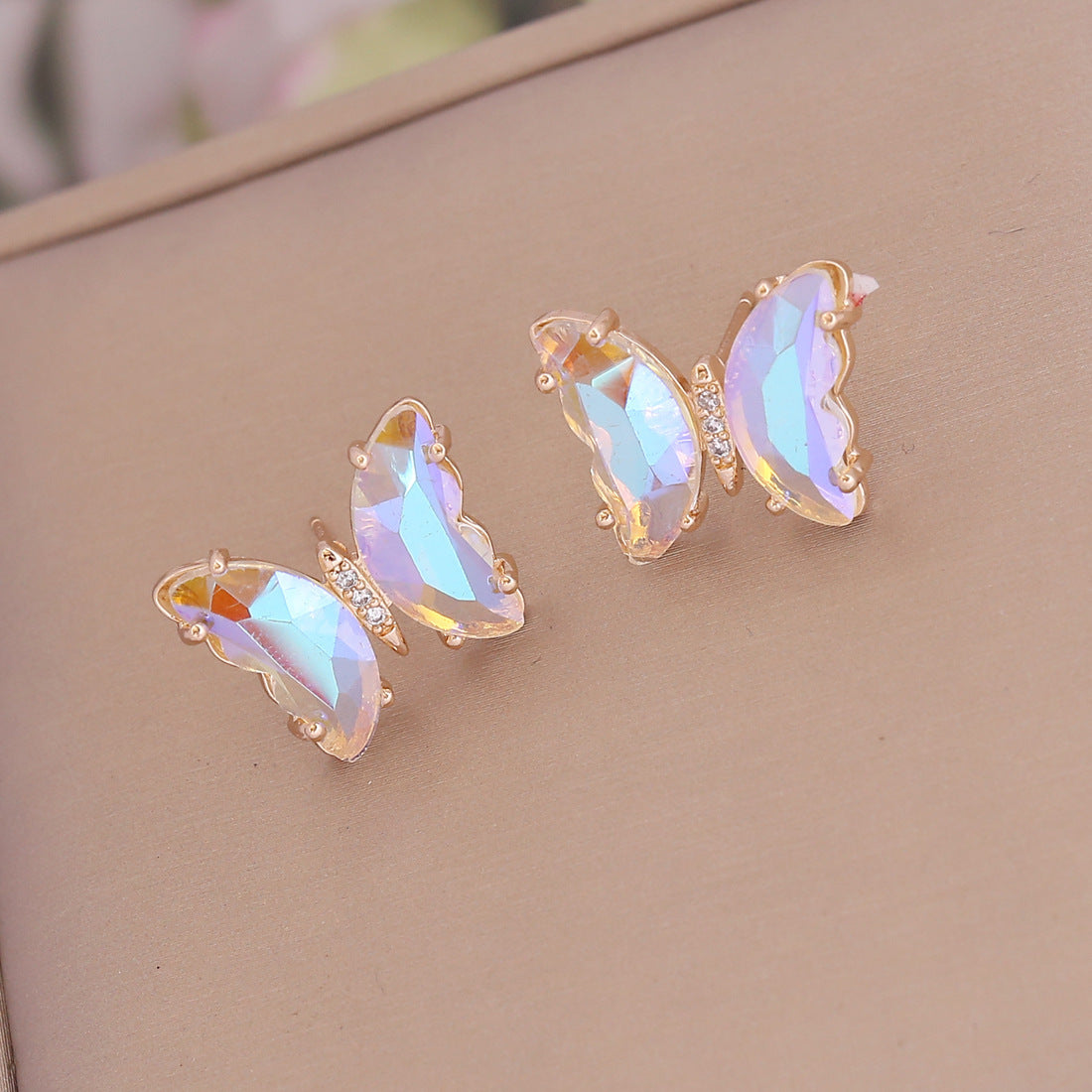 Women's Gradient Butterfly Necklace