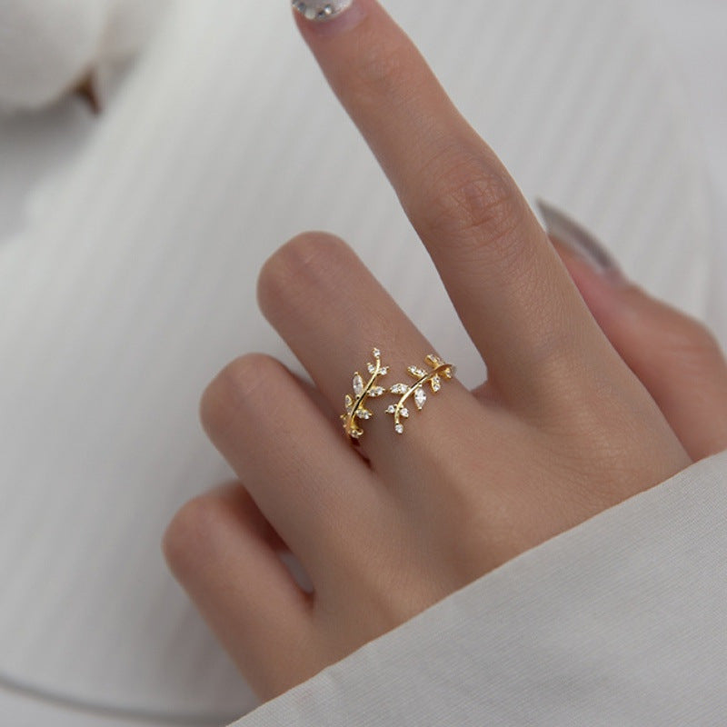 Swirl Leafs Ring