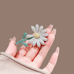GD Daisy Brooch Pin