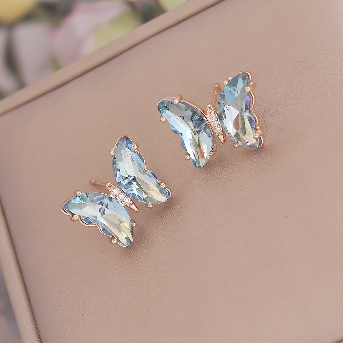 Women's Gradient Butterfly Necklace