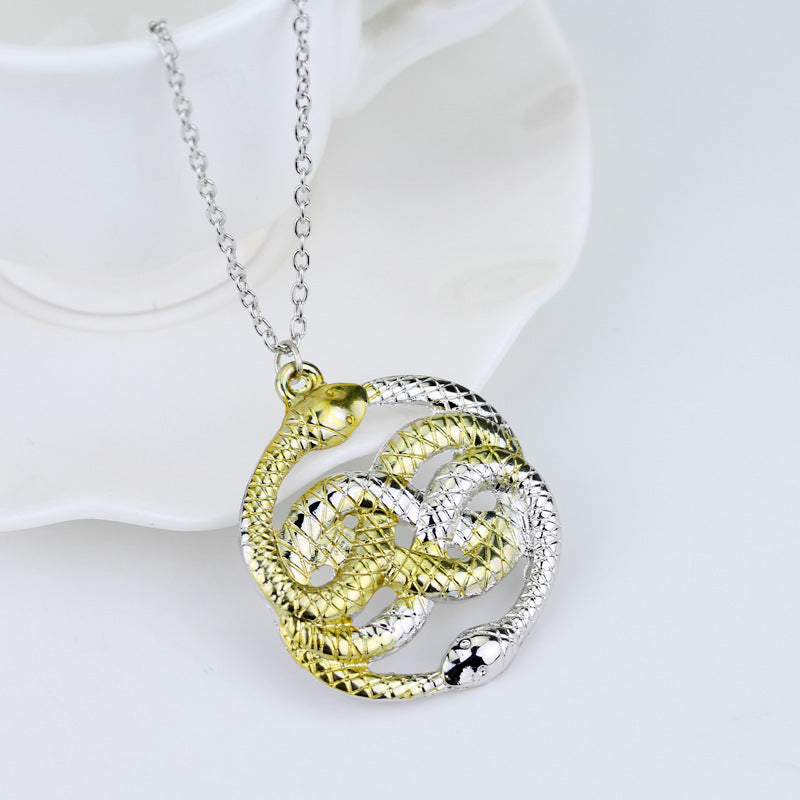 Chic Harry Pendant Necklace