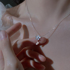Blue Daisy Necklace