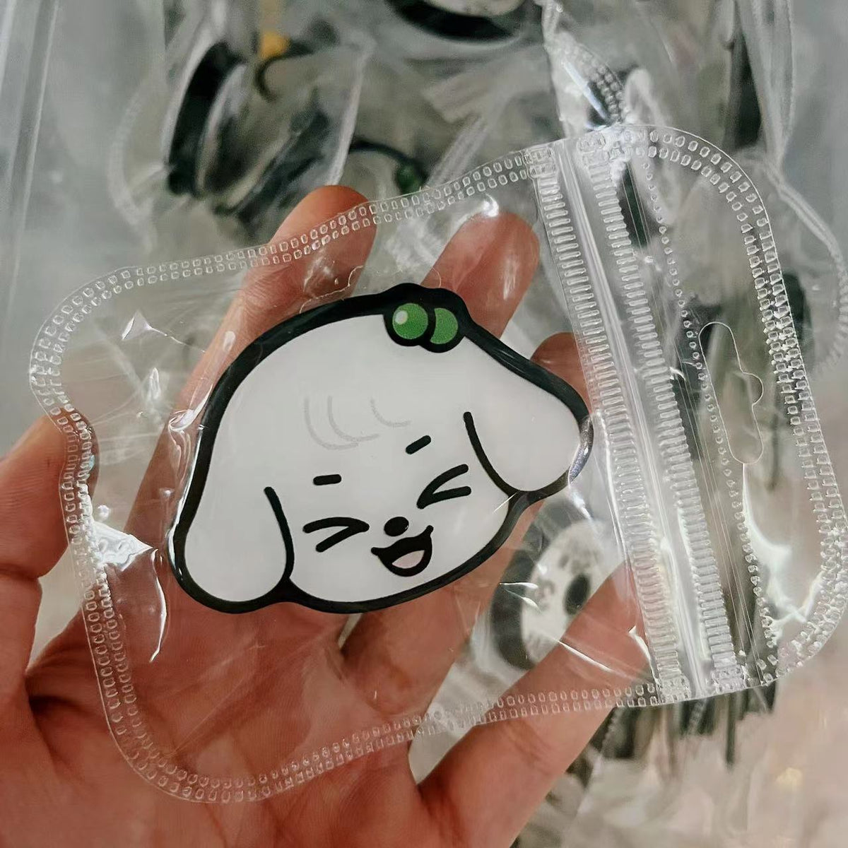 Cartoon Mobile Phone Airbag Retractable Bracket