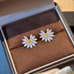GD Daisy Stud Earrings