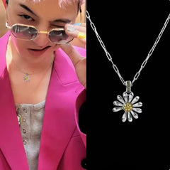 Exquisite GD Daisy Necklace