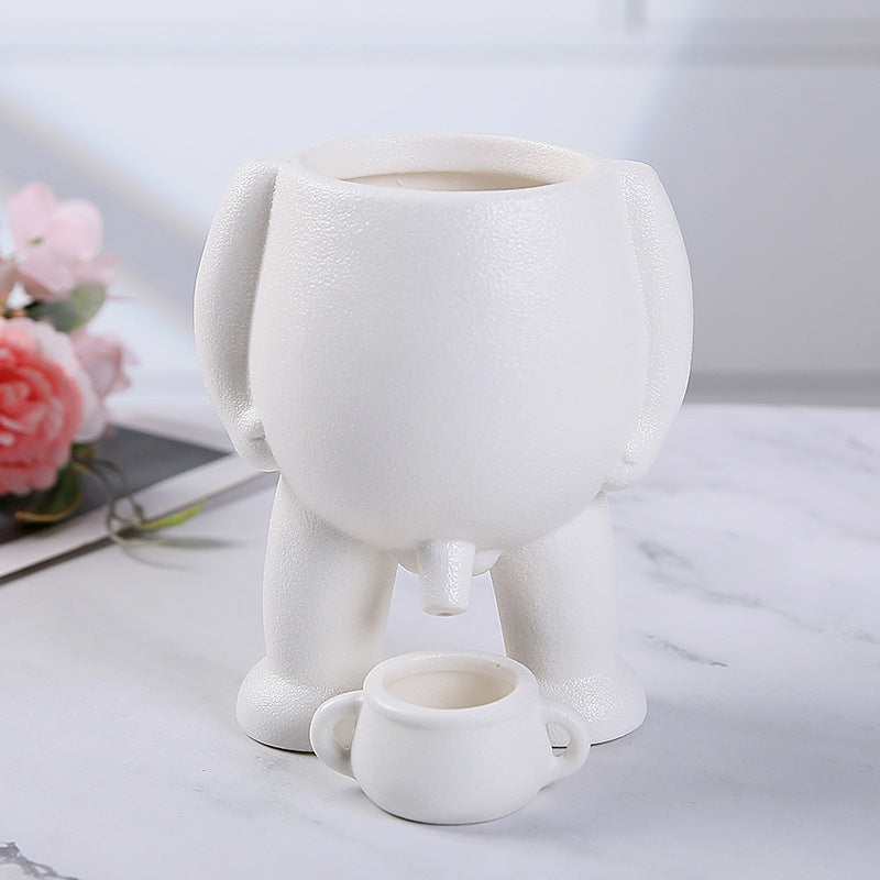 Funny Peeing Pot & Potty