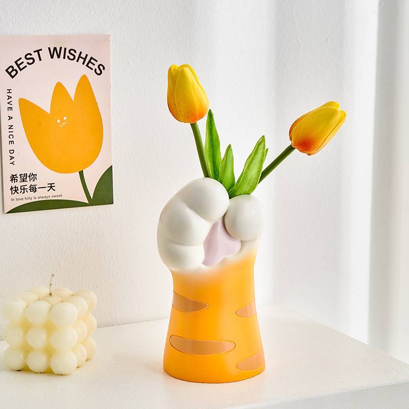 Cat Claw Vase