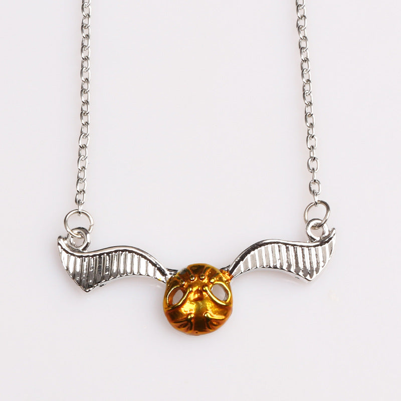 Chic Harry Pendant Necklace