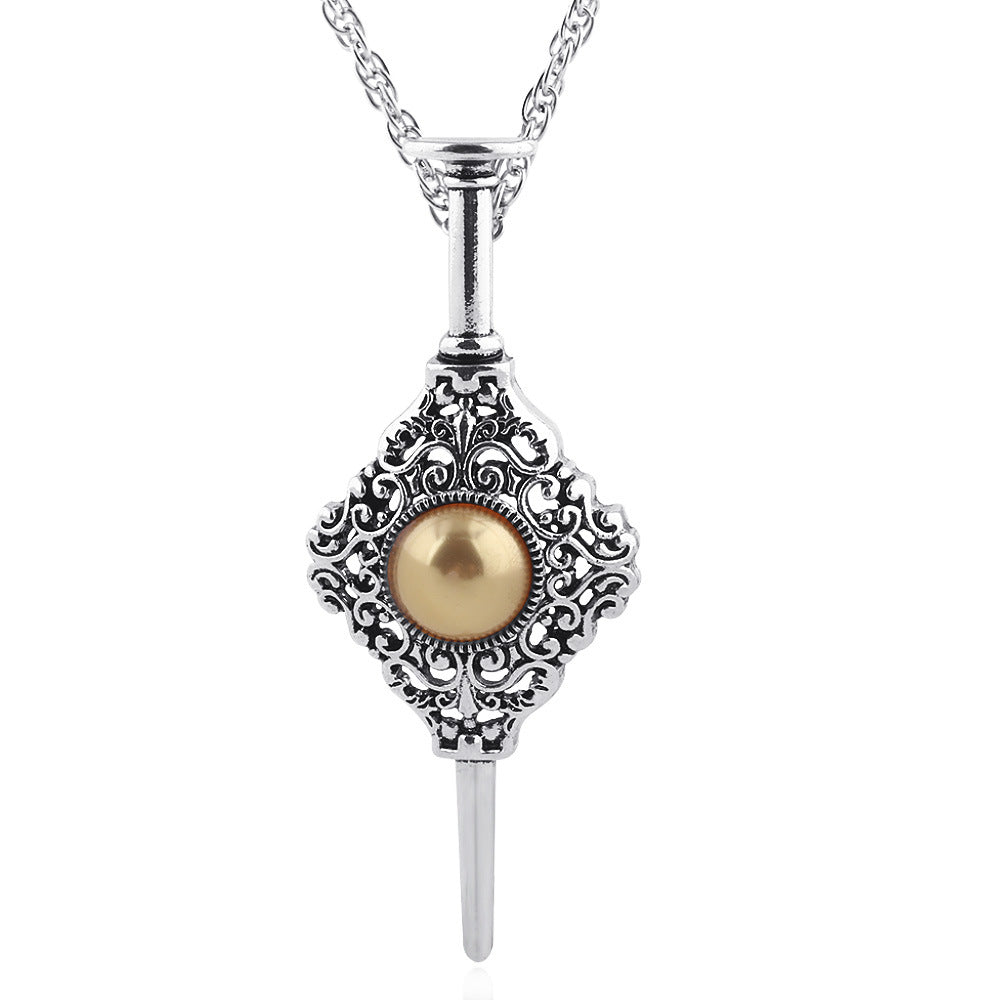 Chic Harry Pendant Necklace