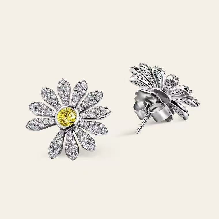 GD Daisy Stud Earrings