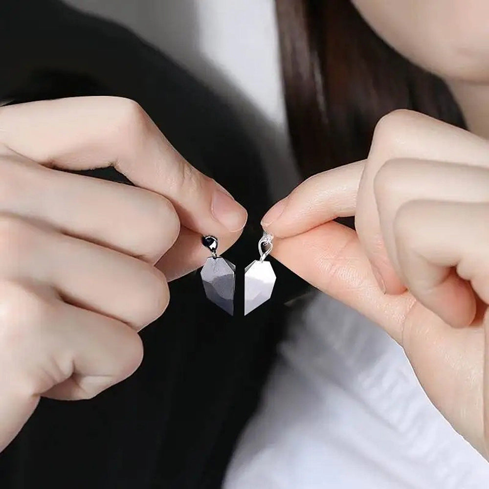 Versatile Magnetite Heart-shaped Couple Necklace