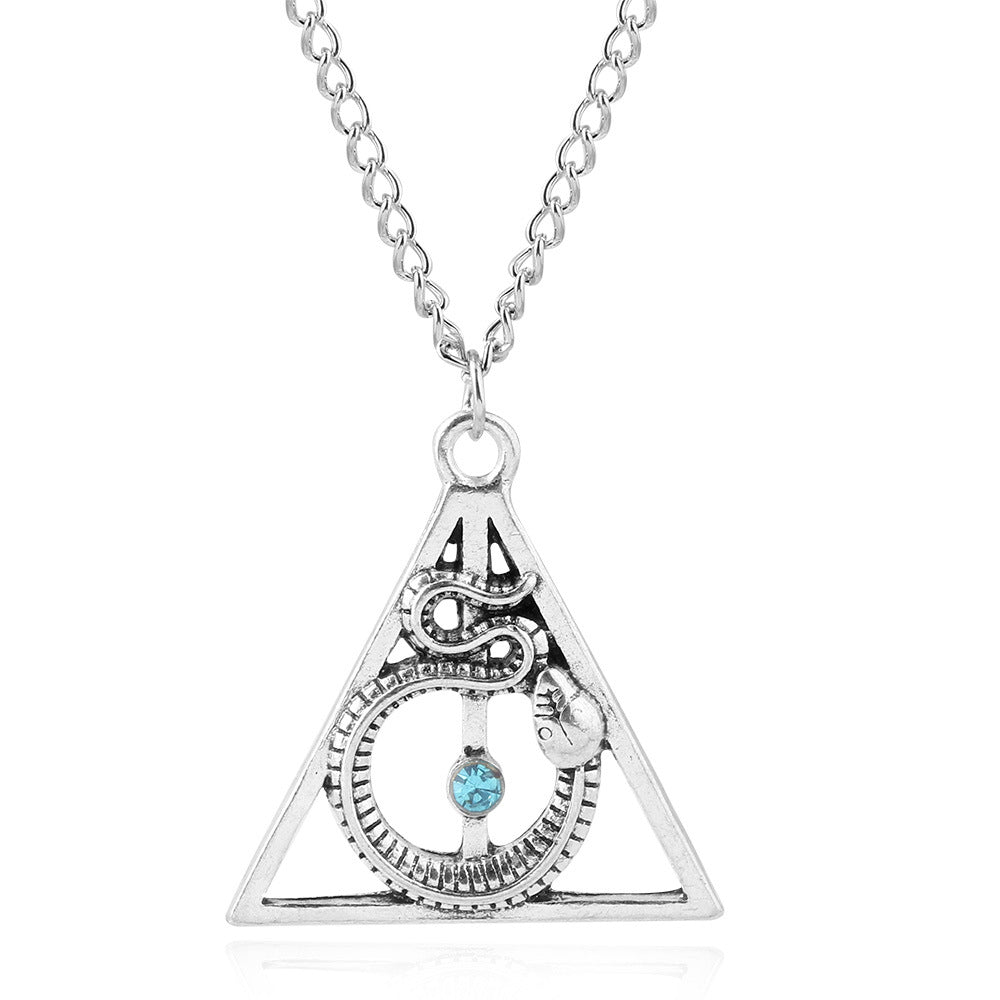 Chic Harry Pendant Necklace