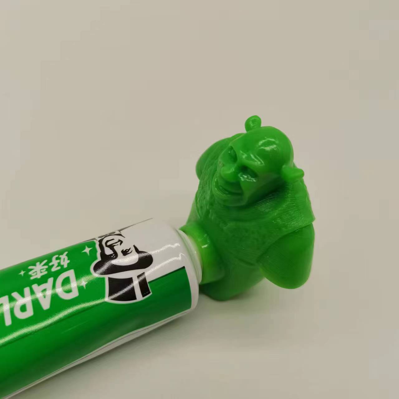 Shrek Pooping Toothpaste Topper