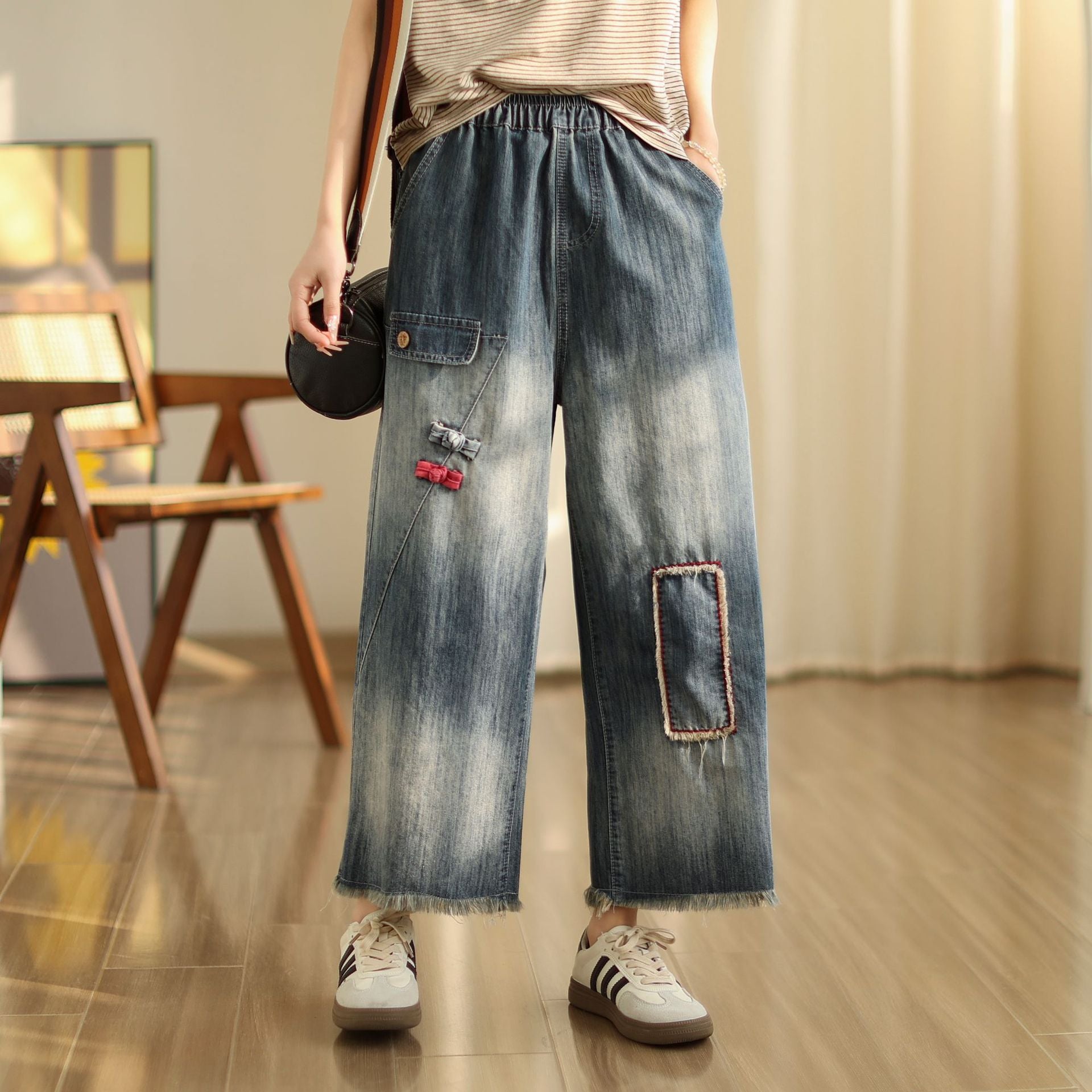 Women's Floral Embroidered Elastic Waist Jeans
