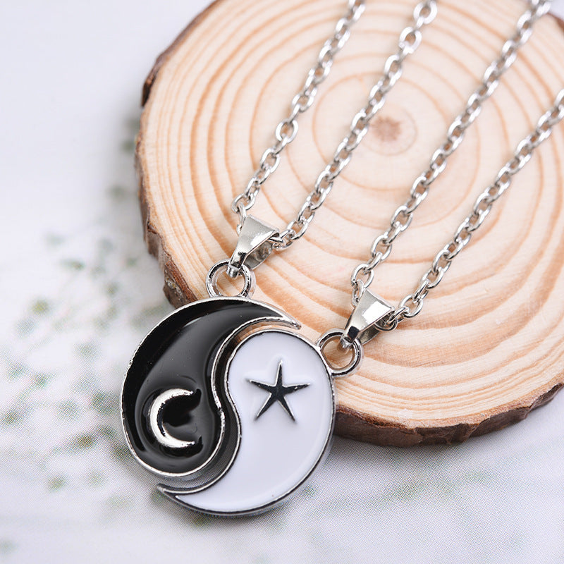 BEST FRIENDS Heart-shaped Pendant Necklace