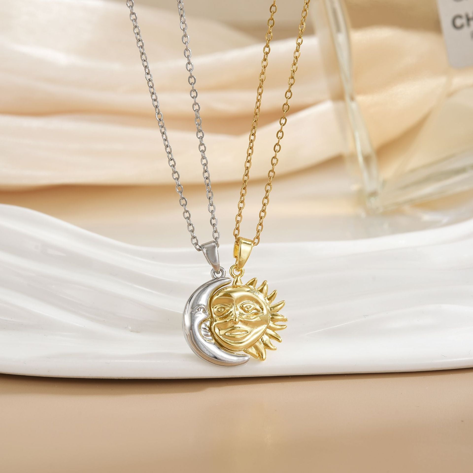 Versatile Magnetic Sun Moon Couple Necklace