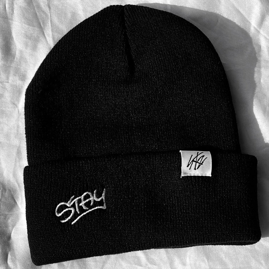 Versatile Stay Letter Embroidered Patch Knit Hat