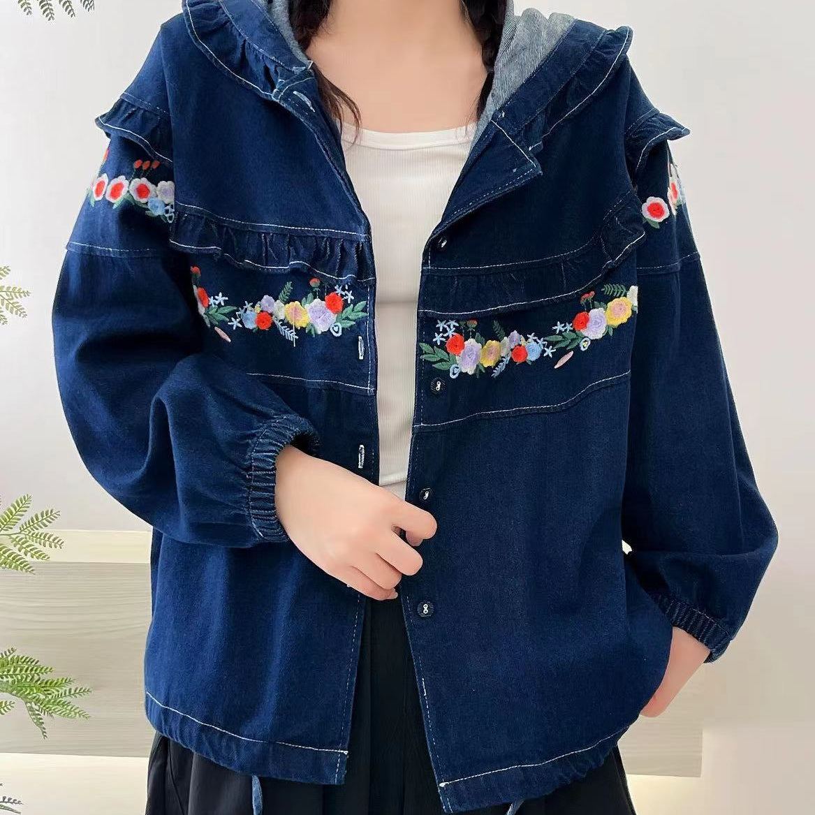 Retro Style Floral Embroidered Hooded Denim Jacket