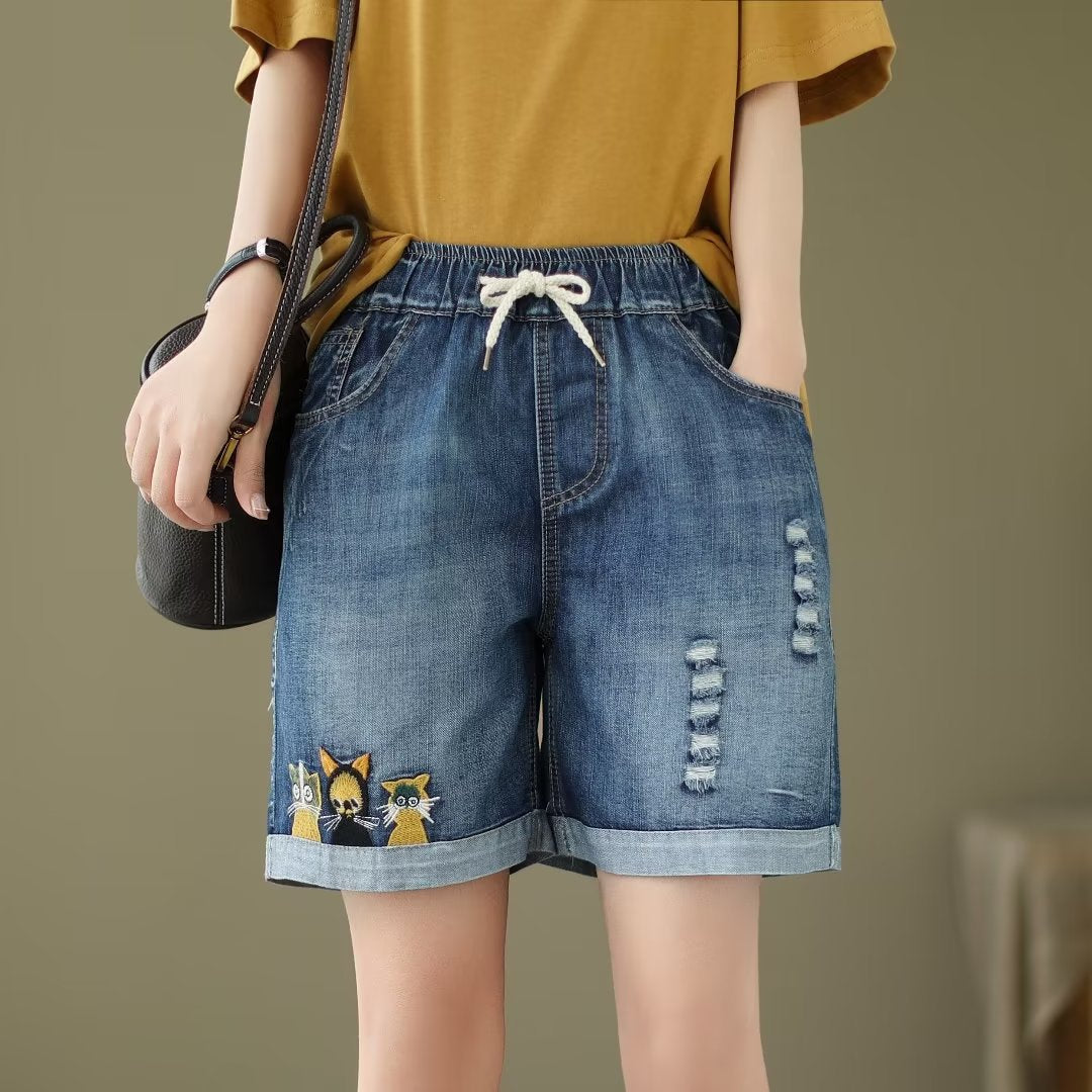 Retro Style Loose Floral Embroidered Denim Shorts